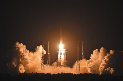 長征五號發(fā)射成功運送八噸衛(wèi)星入軌