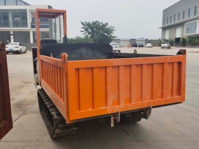 泥濘地面行駛履帶車